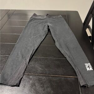 PINK Victoria's Secret Charcoal Capri Legging size medium